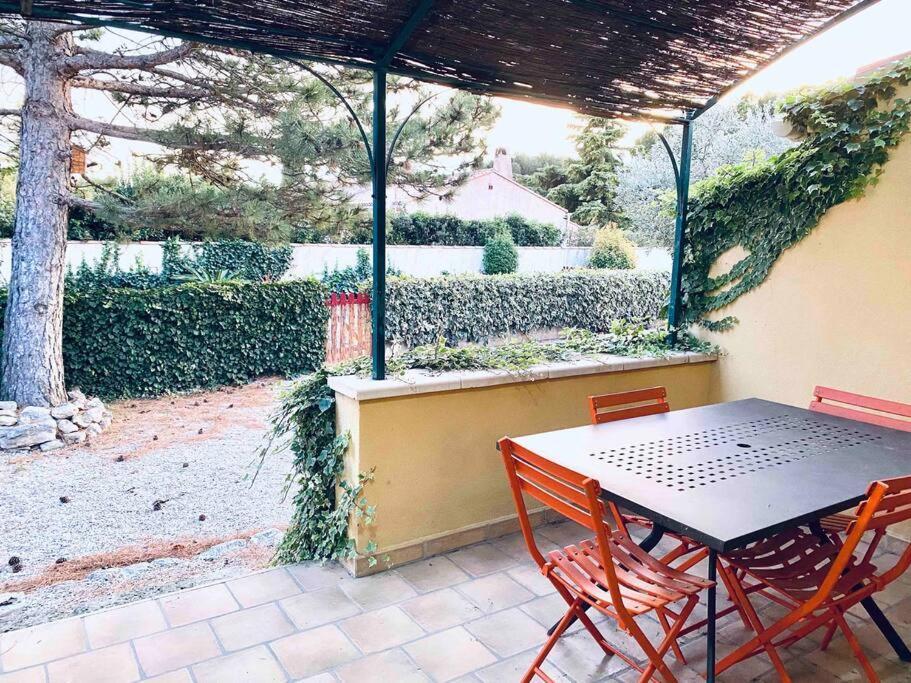 La Pitchoune : Gite Aux Pieds Des Alpilles مورييه المظهر الخارجي الصورة